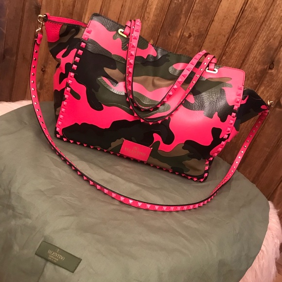 SOLD❤️Valentino Rockstud camo Crossbody hot pink - Picture 4 of 8